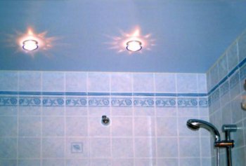 Как сделать потолок в ванной