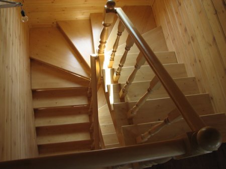 Ремонт деревянных лестниц