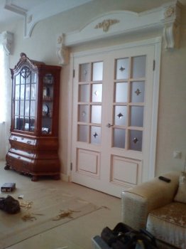 Белые и стеклянные межкомнатные двери в Санкт-Петербурге от "ДВЕРИМОНТАЖ"