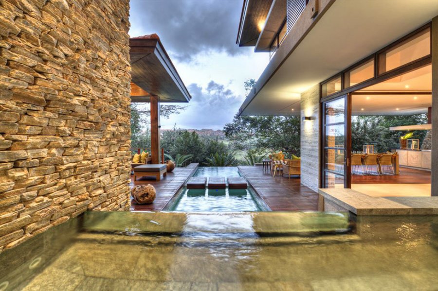 Элитный особняк в Южной Африке от Metropole Architects