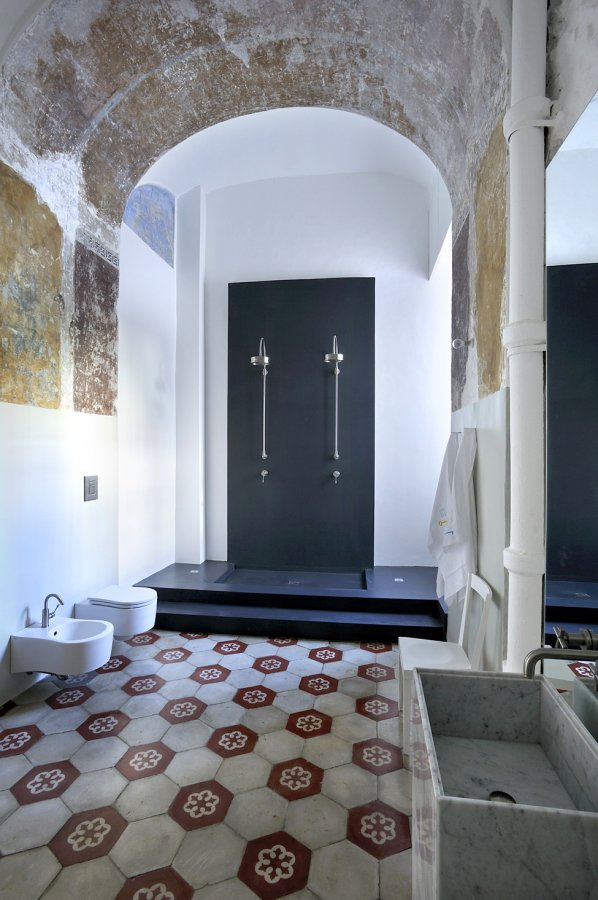 Реконструкция старого монастыря в современный отель на острове Капри, Италия