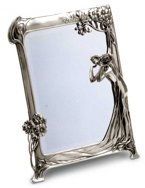Зеркало из олова – эксклюзивная деталь интерьера